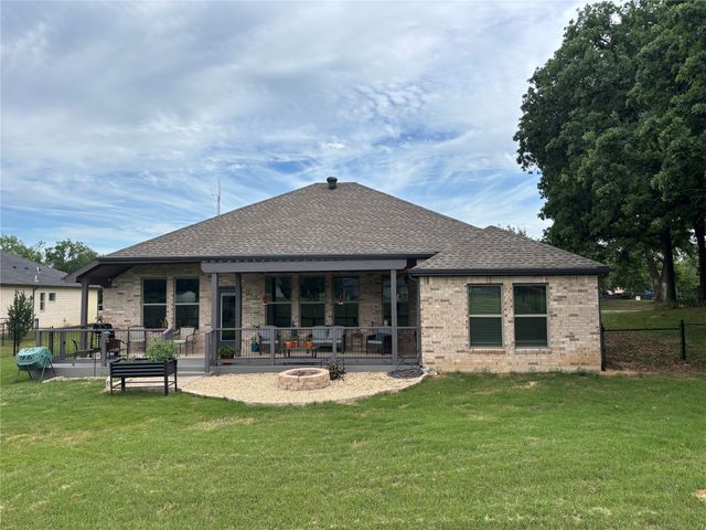 108 Kiowa Drive W, Lake Kiowa, TX 76240