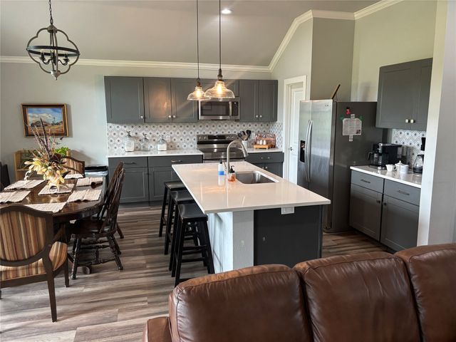 108 Kiowa Drive W, Lake Kiowa, TX 76240