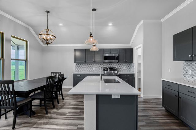 108 Kiowa Drive W, Lake Kiowa, TX 76240