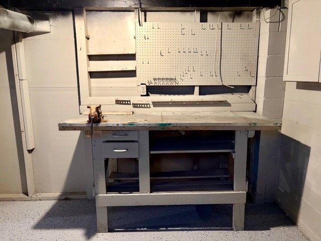 2741 E Washington Avenue, Des Moines, IA 50317