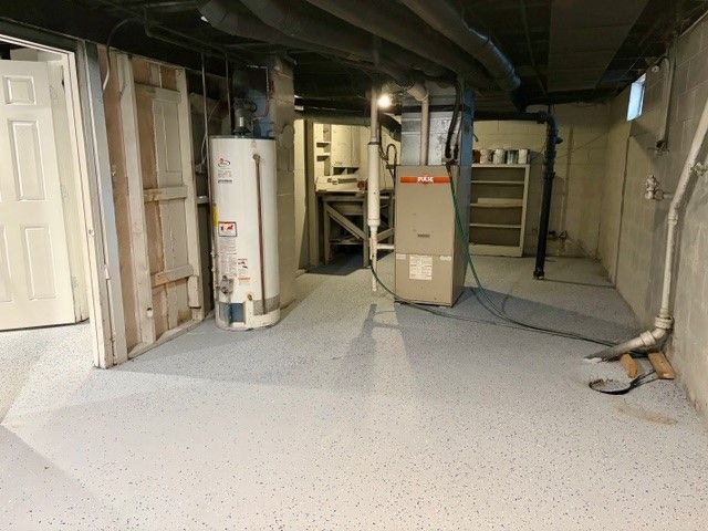 2741 E Washington Avenue, Des Moines, IA 50317