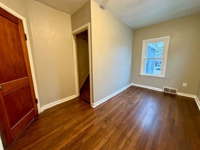 2741 E Washington Avenue, Des Moines, IA 50317