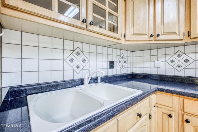 6400 Edgemere Boulevard 64, El Paso, TX 79925