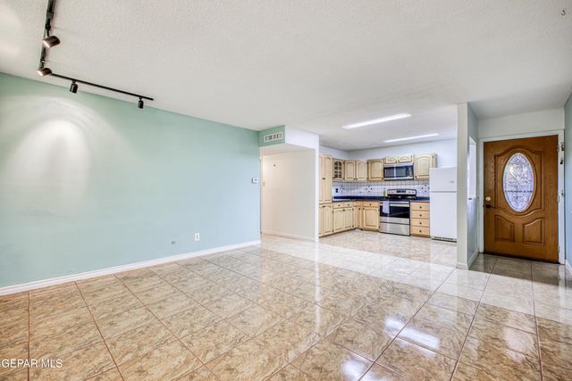 6400 Edgemere Boulevard 64, El Paso, TX 79925