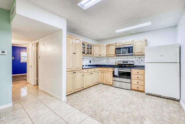 6400 Edgemere Boulevard 64, El Paso, TX 79925
