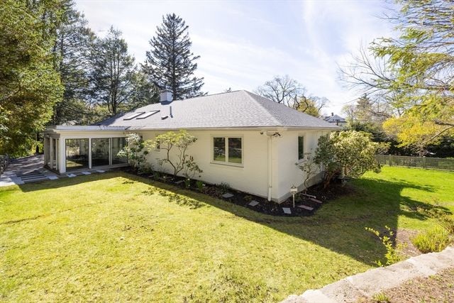150 Grant Ave, Newton, MA 02459