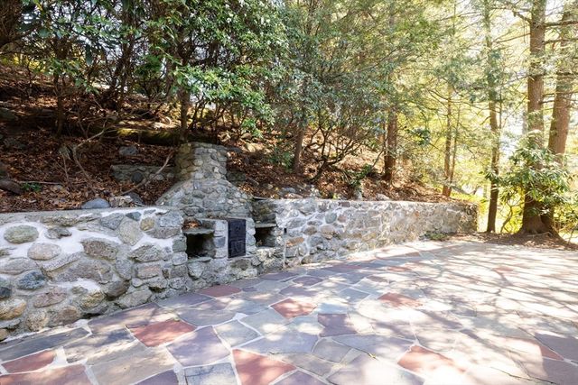 150 Grant Ave, Newton, MA 02459