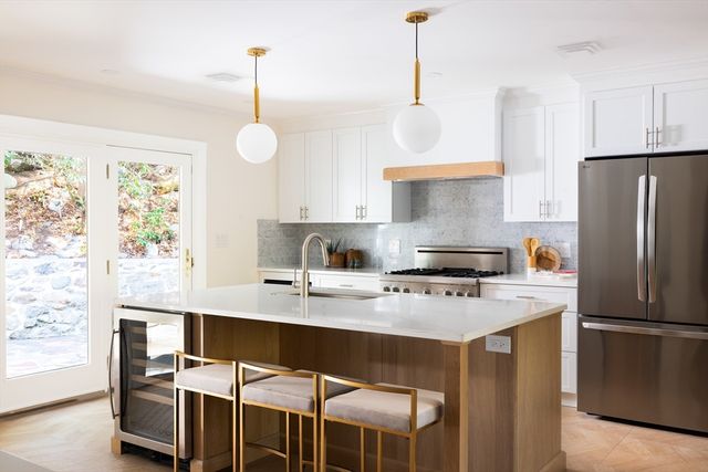 150 Grant Ave, Newton, MA 02459