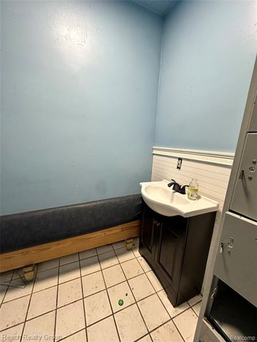 9161 Whittier Street, Detroit, MI 48224