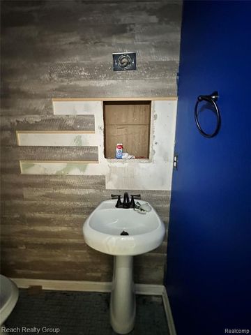 9161 Whittier Street, Detroit, MI 48224