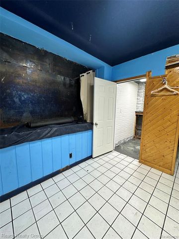 9161 Whittier Street, Detroit, MI 48224