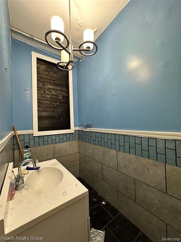 9161 Whittier Street, Detroit, MI 48224