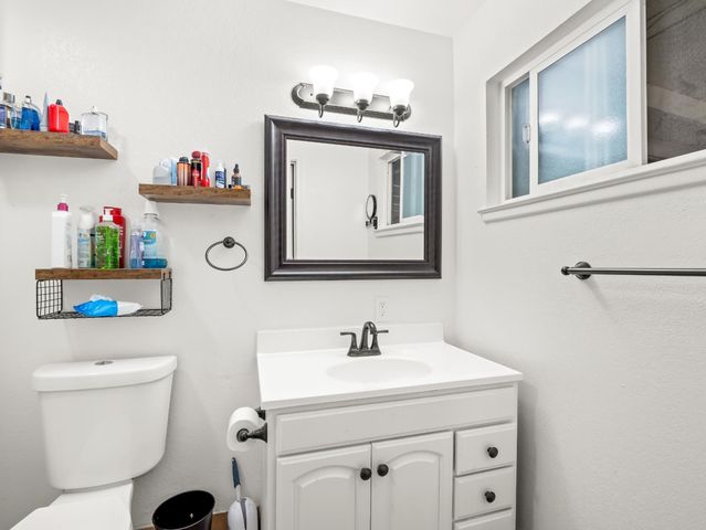 4714 E Santa Ana Avenue, Fresno, CA 93726