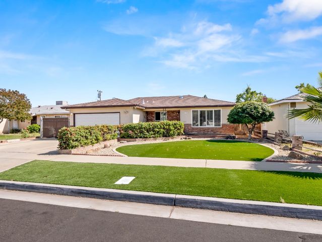 4714 E Santa Ana Avenue, Fresno, CA 93726