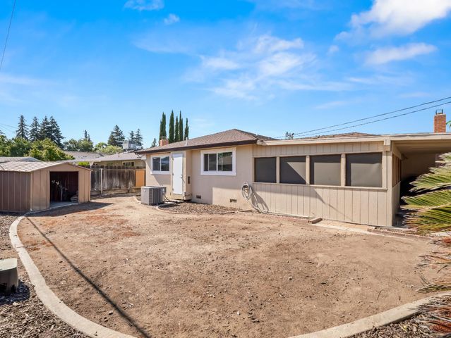 4714 E Santa Ana Avenue, Fresno, CA 93726