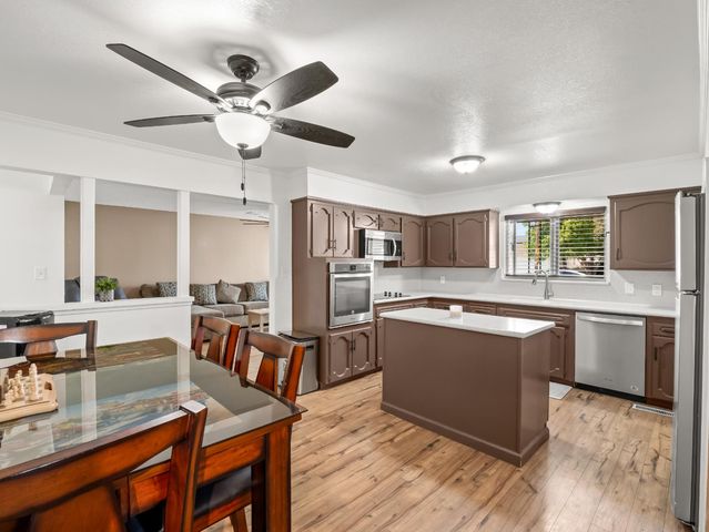 4714 E Santa Ana Avenue, Fresno, CA 93726