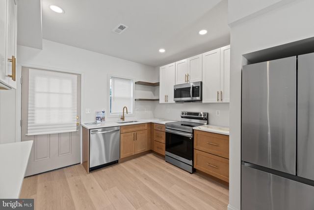 128 N MOUNT ST, Baltimore, MD 21223