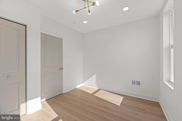 128 N MOUNT ST, Baltimore, MD 21223