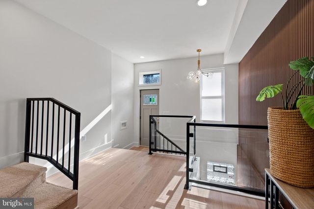 128 N MOUNT ST, Baltimore, MD 21223