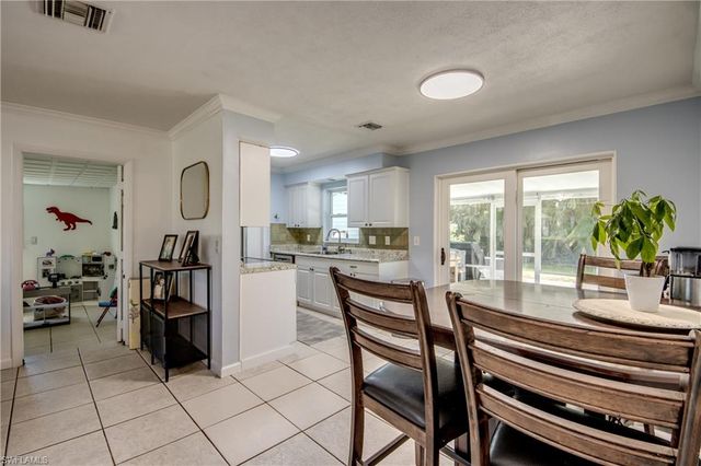 2912 Poinciana DR, Naples, FL 34105