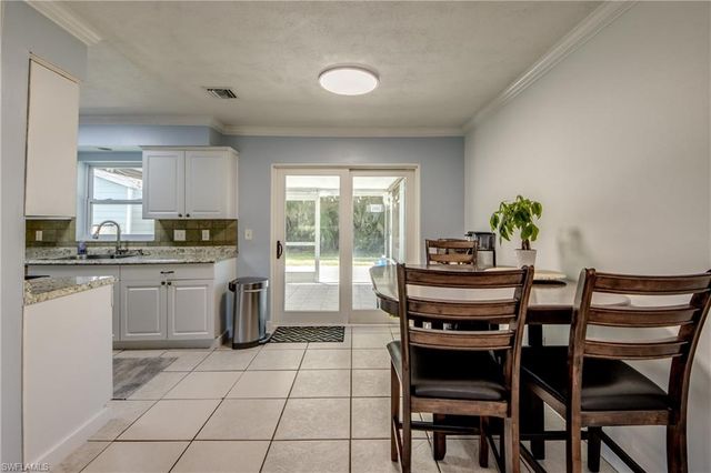 2912 Poinciana DR, Naples, FL 34105