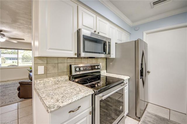 2912 Poinciana DR, Naples, FL 34105