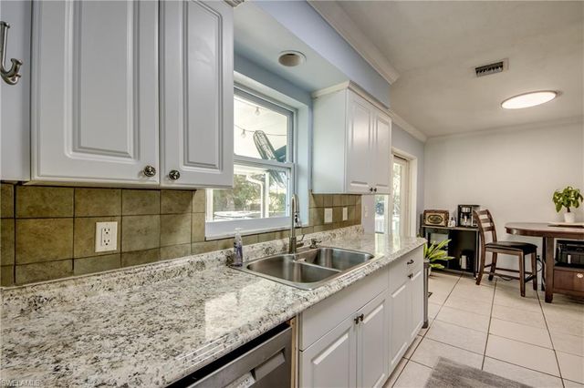 2912 Poinciana DR, Naples, FL 34105