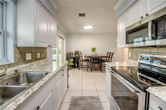 2912 Poinciana DR, Naples, FL 34105