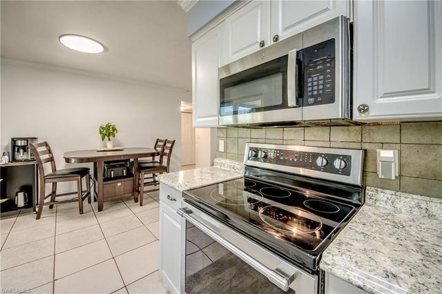 2912 Poinciana DR, Naples, FL 34105