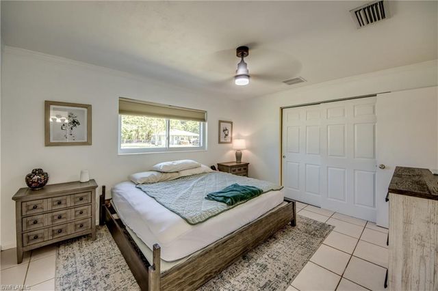 2912 Poinciana DR, Naples, FL 34105