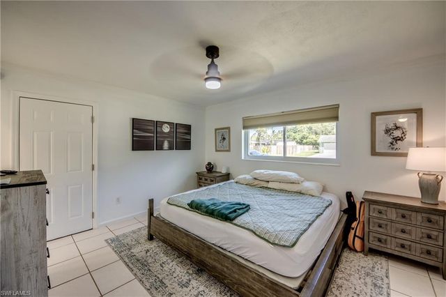 2912 Poinciana DR, Naples, FL 34105