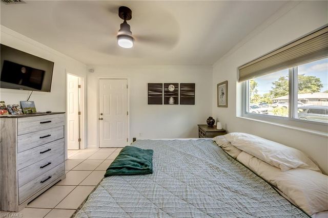 2912 Poinciana DR, Naples, FL 34105