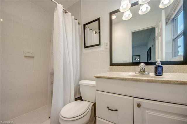 2912 Poinciana DR, Naples, FL 34105