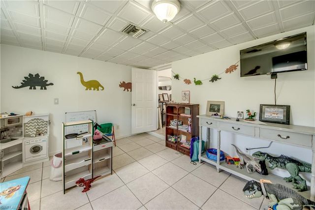 2912 Poinciana DR, Naples, FL 34105