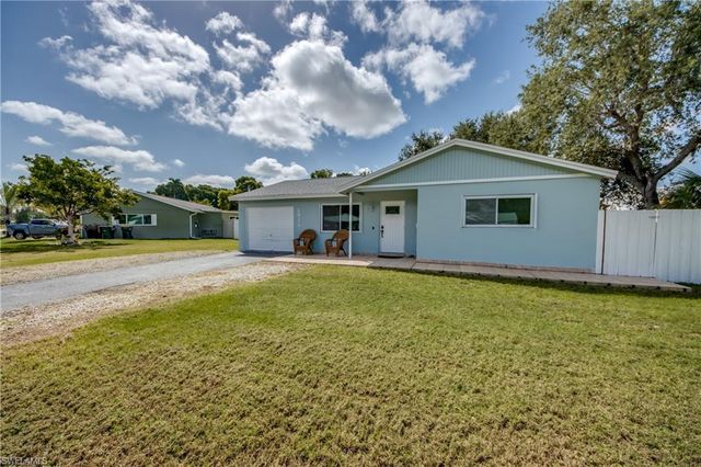 2912 Poinciana DR, Naples, FL 34105