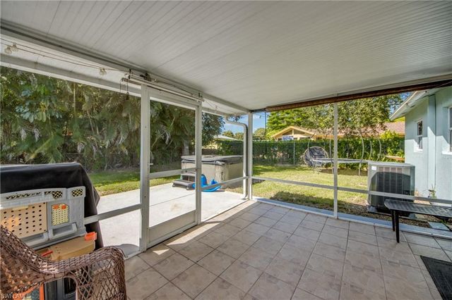 2912 Poinciana DR, Naples, FL 34105