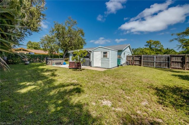 2912 Poinciana DR, Naples, FL 34105