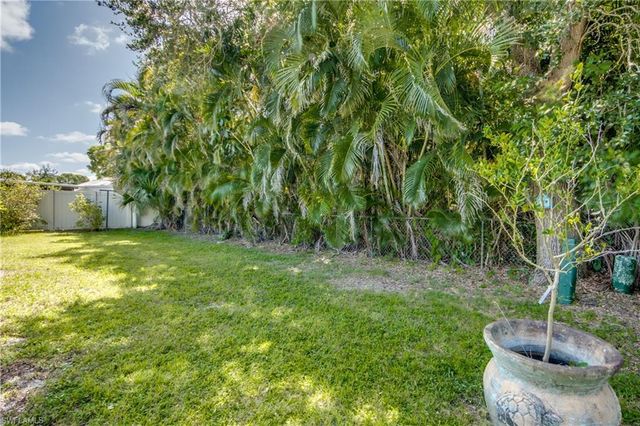 2912 Poinciana DR, Naples, FL 34105