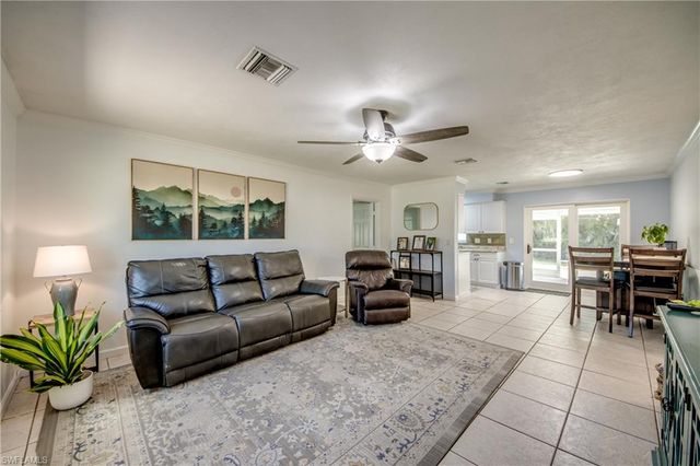 2912 Poinciana DR, Naples, FL 34105