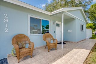 2912 Poinciana DR, Naples, FL 34105