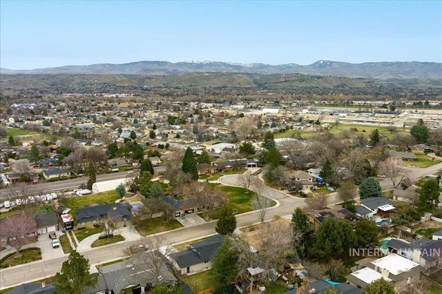5231 N Sorrento Dr, Boise, ID 83704
