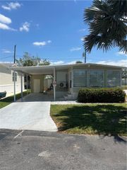 777 Walkerbilt RD 9, Naples, FL 34110