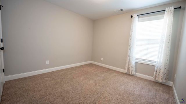 219 Otters Ridge Drive, Kathleen, GA 31047