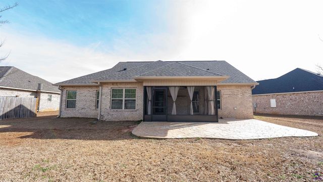 219 Otters Ridge Drive, Kathleen, GA 31047