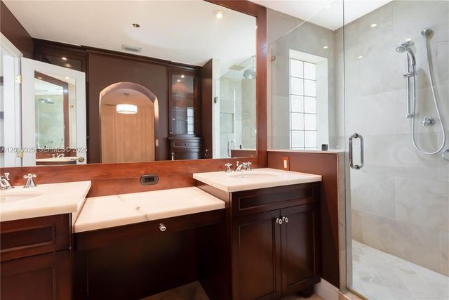 13300 SW 21st St, Miami, FL 33175