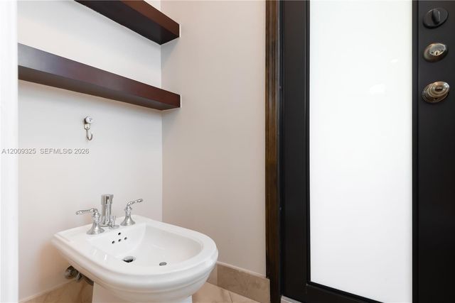 13300 SW 21st St, Miami, FL 33175