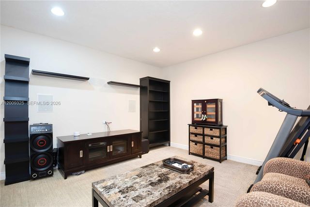 13300 SW 21st St, Miami, FL 33175