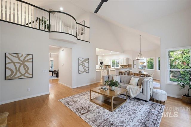 3064 E Nature Dr, Boise, ID 83706