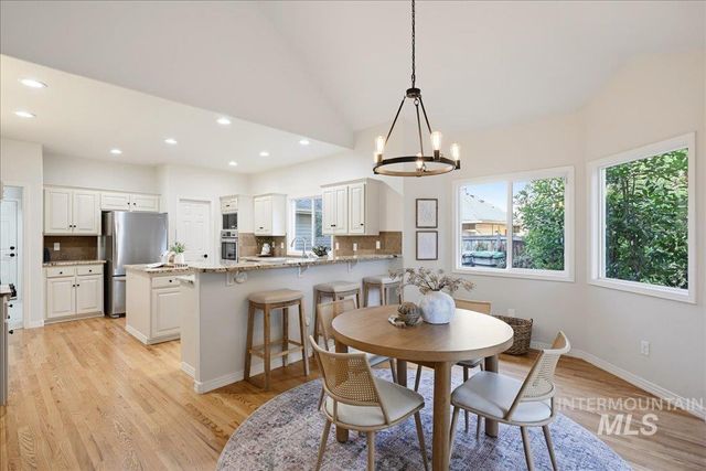 3064 E Nature Dr, Boise, ID 83706