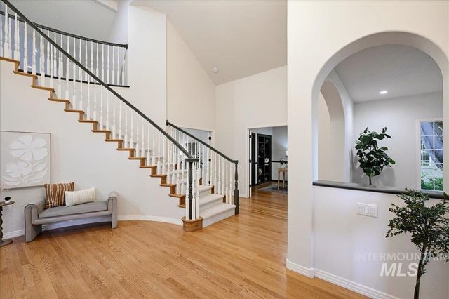 3064 E Nature Dr, Boise, ID 83706